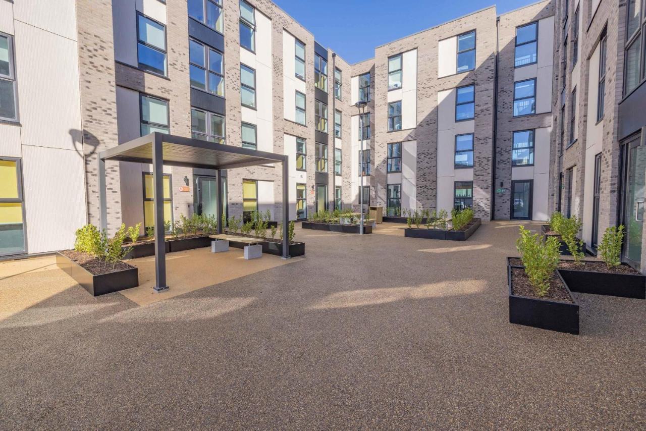 Spacious Ensuite Room With Shared Kitchen Lincoln Exterior photo